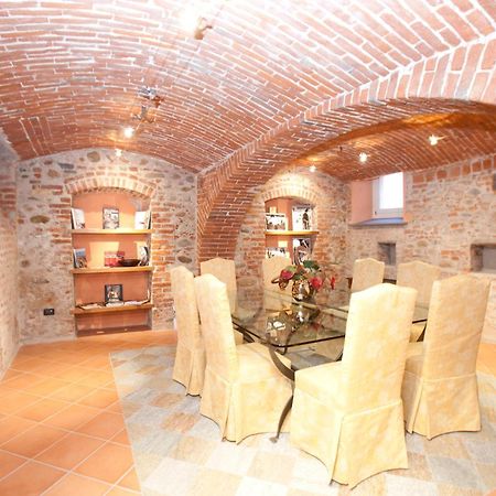 Carrù Hotel Palazzo Di Mezzo מראה חיצוני תמונה