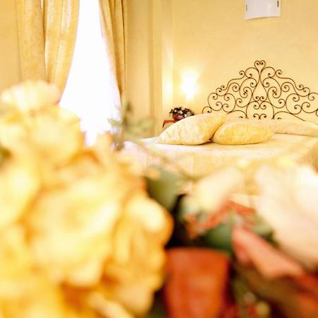 Carrù Hotel Palazzo Di Mezzo מראה חיצוני תמונה