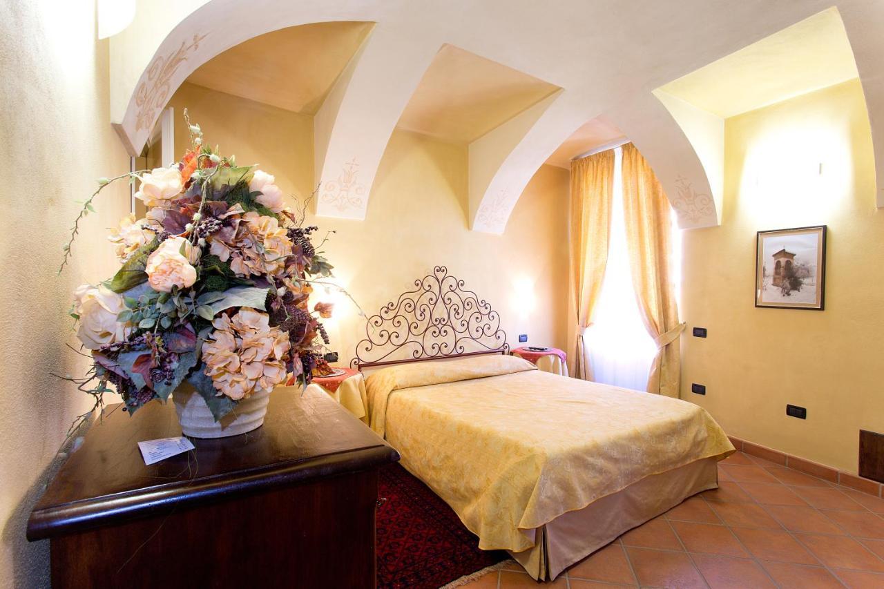 Carrù Hotel Palazzo Di Mezzo מראה חיצוני תמונה