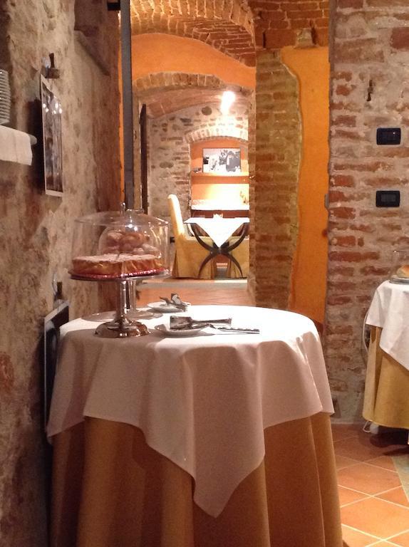 Carrù Hotel Palazzo Di Mezzo מראה חיצוני תמונה