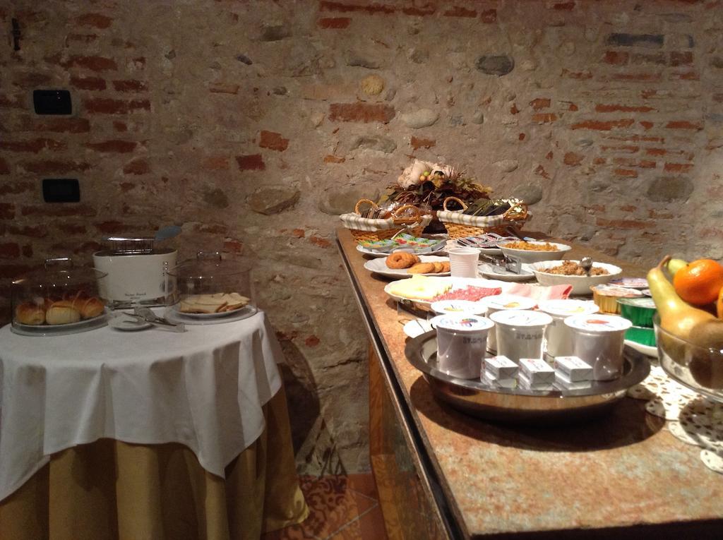 Carrù Hotel Palazzo Di Mezzo מראה חיצוני תמונה