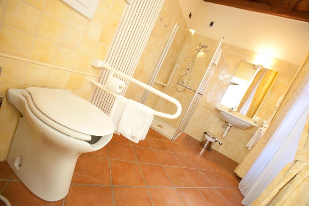 Carrù Hotel Palazzo Di Mezzo מראה חיצוני תמונה