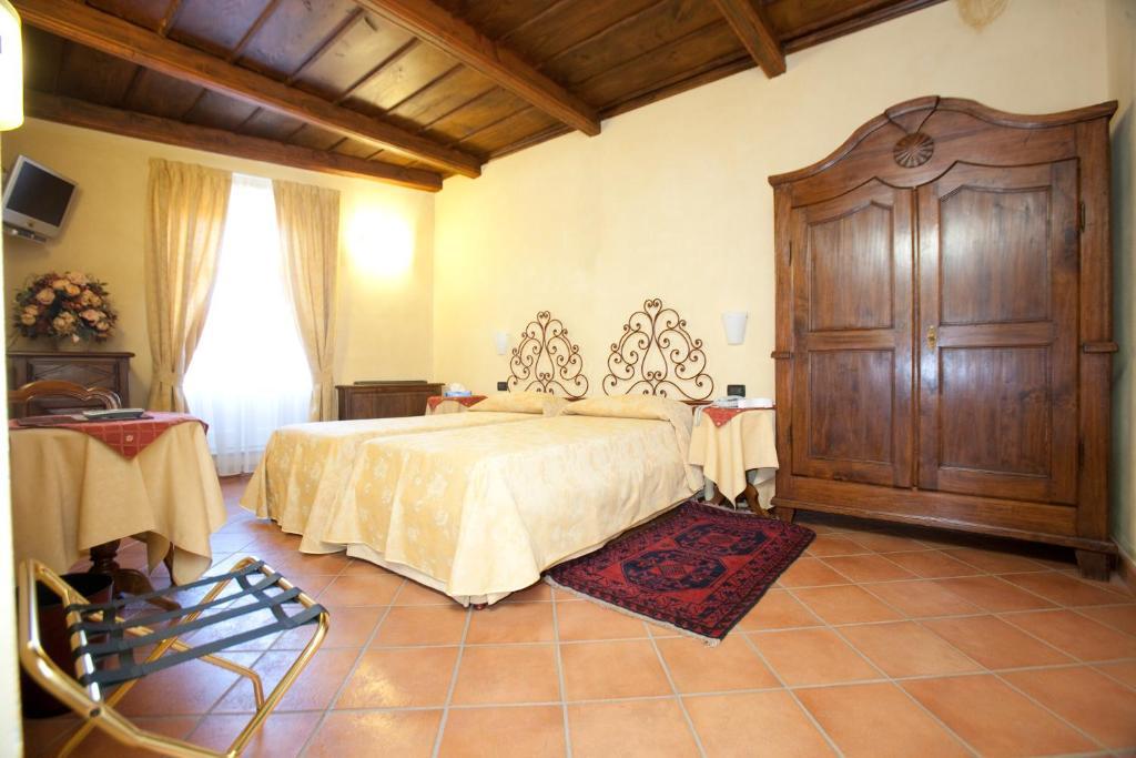 Carrù Hotel Palazzo Di Mezzo מראה חיצוני תמונה