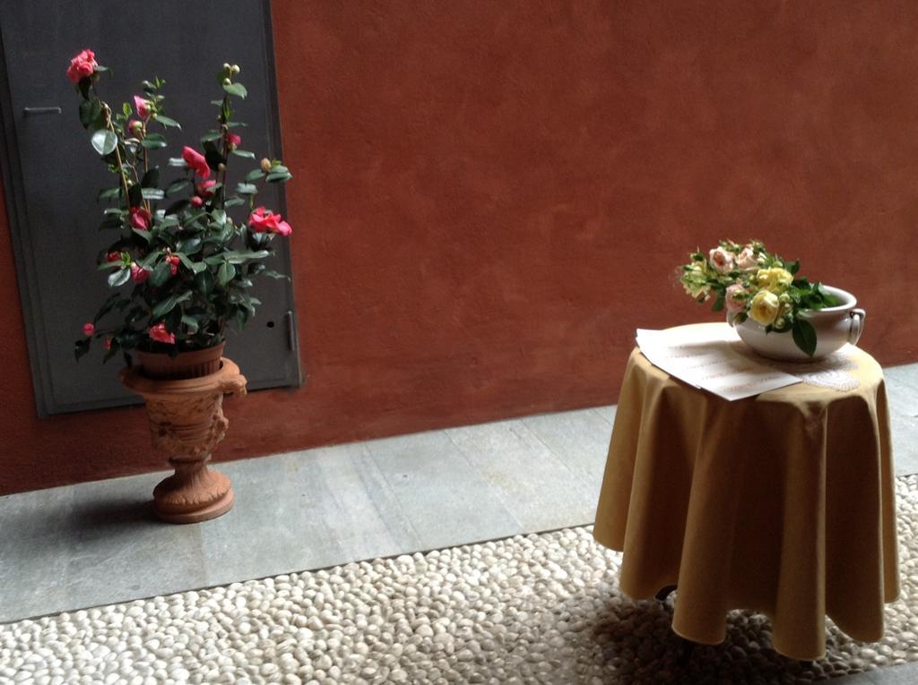Carrù Hotel Palazzo Di Mezzo מראה חיצוני תמונה